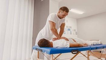 Обзор специальности: врач-остеопат